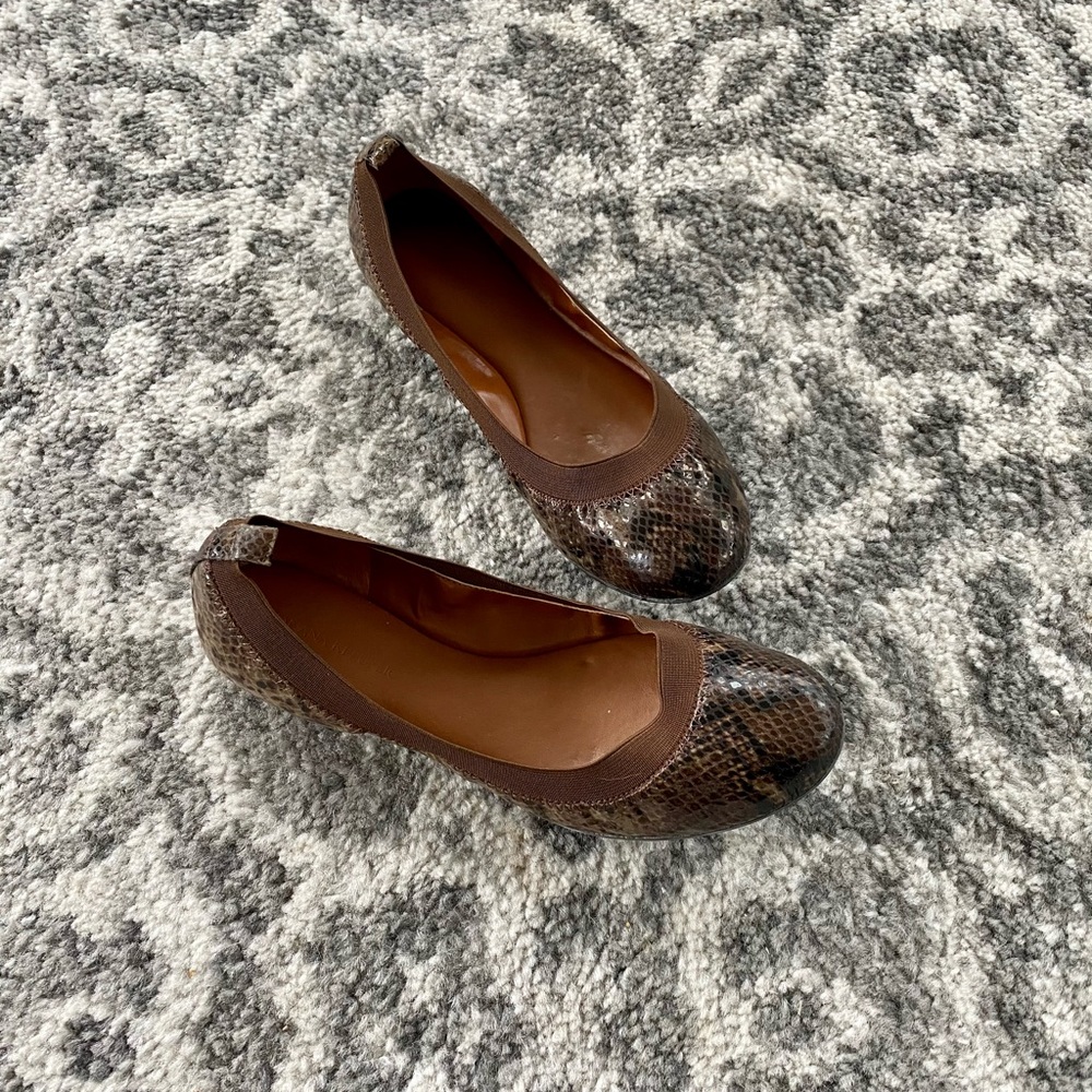 Banana Republic Abby Brown Snakeskin Ballet Flats